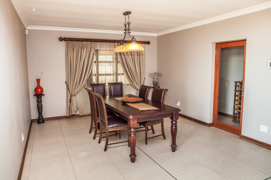 5 Bedroom Property for Sale in The Coves North West